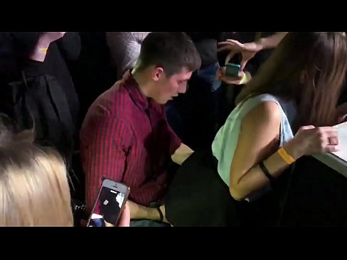 ❤️ Pravi seks u ruskom noćnom klubu. 18-godišnja Ruskinja u anusu i vagini pojebana u noćnom klubu ❌ Analni video kod nas hr.xxxdesichudai.ru ☑